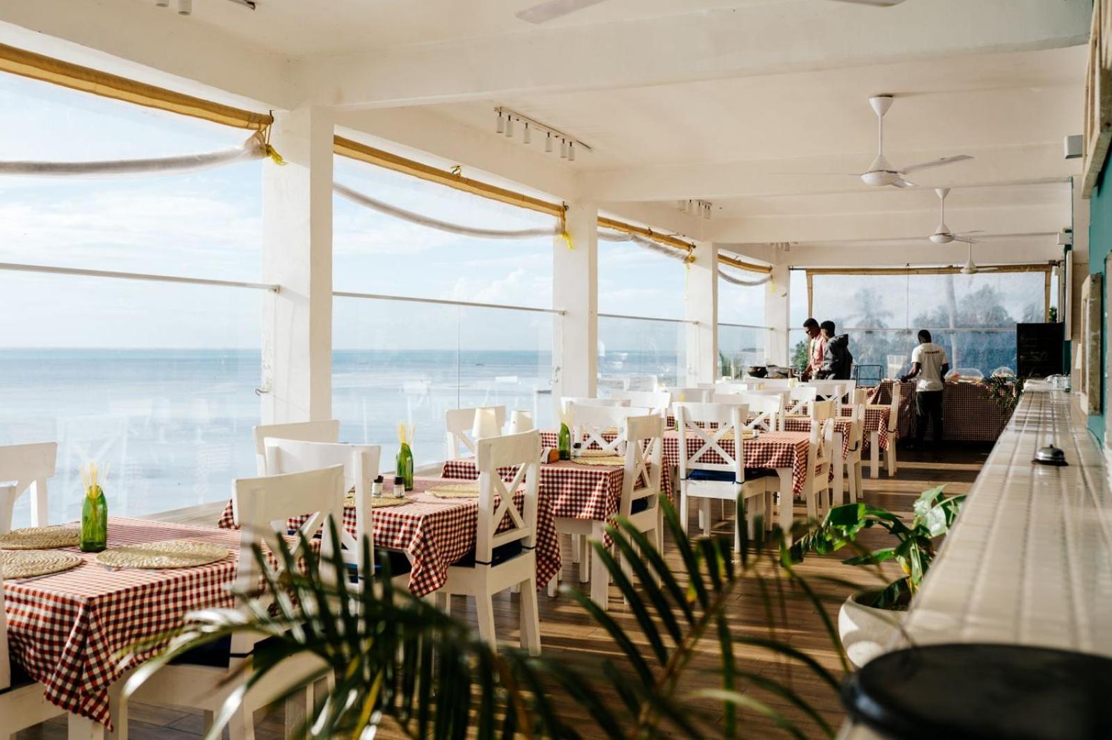 Sunrise Hotel Джамбиани Екстериор снимка