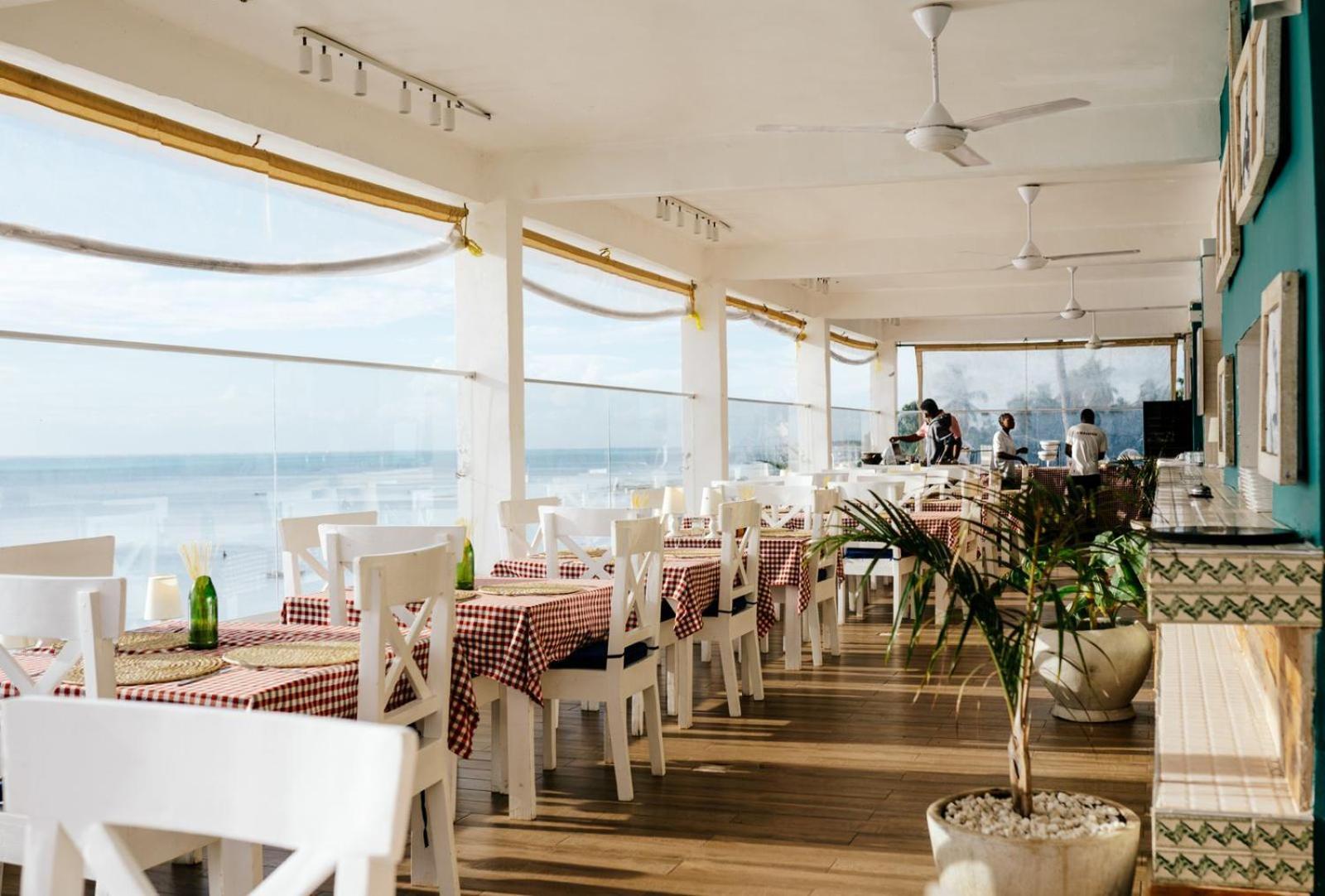 Sunrise Hotel Джамбиани Екстериор снимка