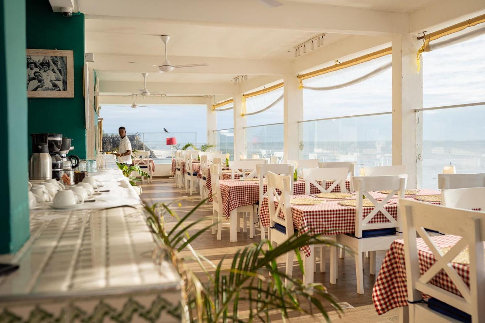 Sunrise Hotel Джамбиани Екстериор снимка