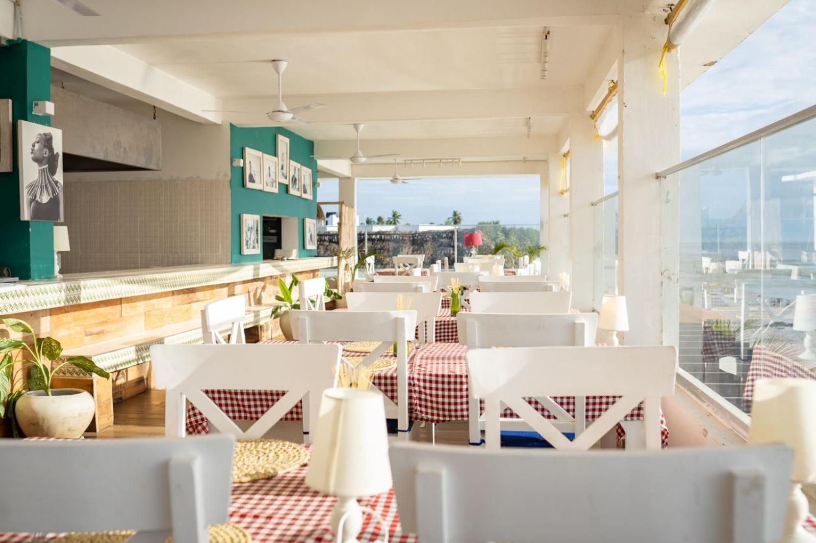 Sunrise Hotel Джамбиани Екстериор снимка